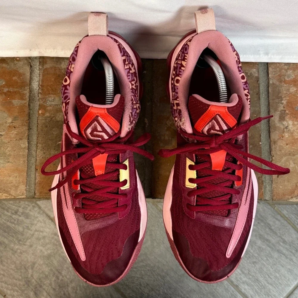 Nike Mens 10.5 Giannis Immortality 3 Alphabet Burgundy Pink Basketball Shoes